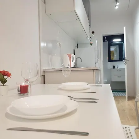 Stadion Narodowy Unit Apartmentmini Super Lokalizacja Przy Metro Ministudio With Private Banthroom Apartman *