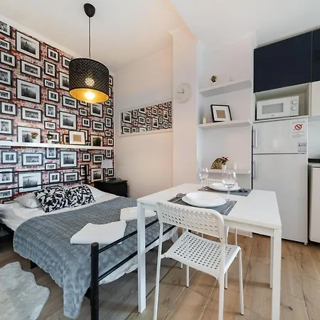 Stadion Narodowy Unit Apartmentmini Super Lokalizacja Przy Metro Ministudio With Private Banthroom Varsó