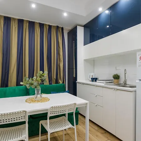 Stadion Narodowy Unit Apartmentmini Super Lokalizacja Przy Metro Ministudio With Private Banthroom Apartman