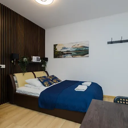 Stadion Narodowy Mini Studio: Metro-adjacent Apartment Warsaw