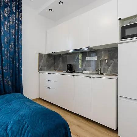 Stadion Narodowy Mini Studio: Metro-adjacent Apartment *