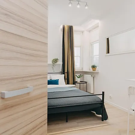 Stadion Narodowy Unit Apartmentmini Super Lokalizacja Przy Metro Ministudio With Private Banthroom