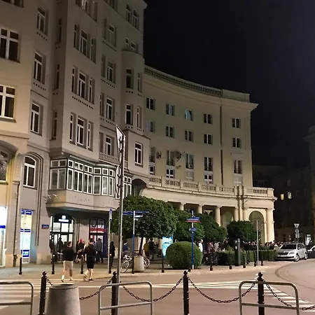 Stadion Narodowy Unit Apartmentmini Super Lokalizacja Przy Metro Ministudio With Private Banthroom 아파트 *