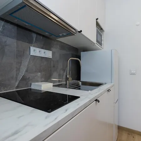 Stadion Narodowy Unit Apartmentmini Super Lokalizacja Przy Metro Ministudio With Private Banthroom